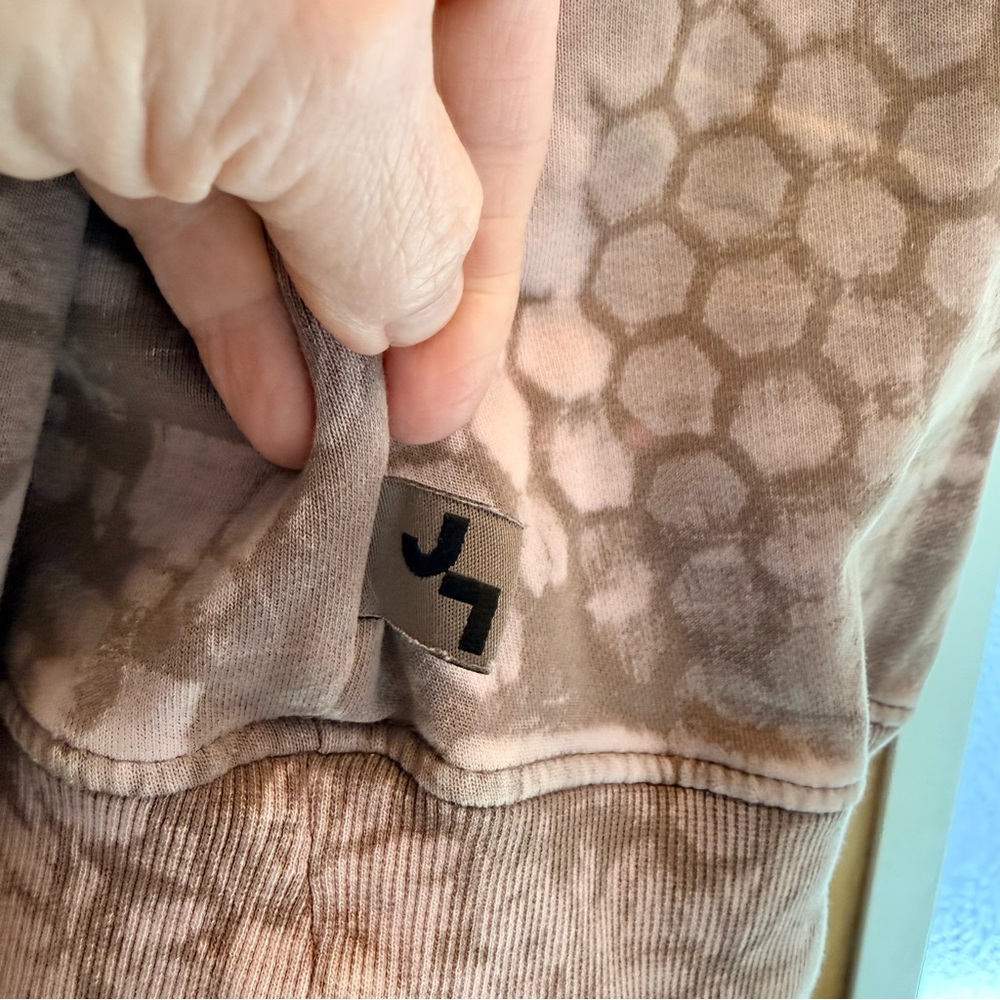 JoyLab Mauve-Pink Patterned Cropped Sweatshirt - Picture 2 of 4